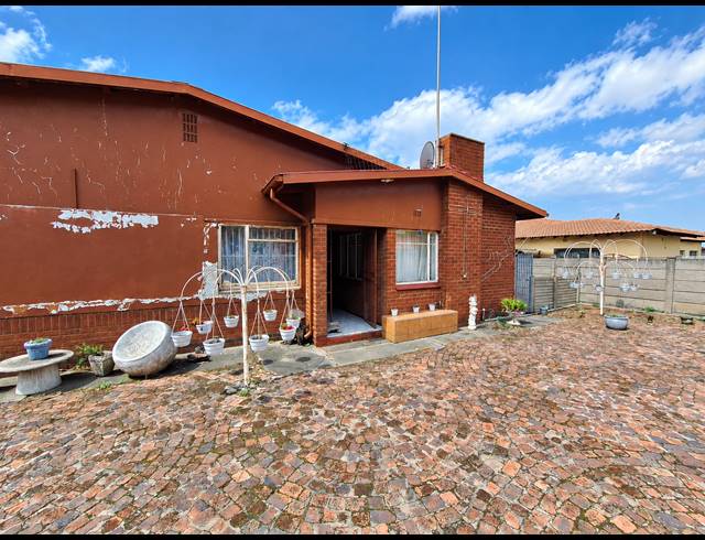 3 BEDROOM HOUSE FOR SALE IN VANDERBIJLPARK SE 1